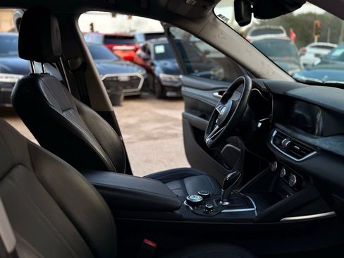 Used 2019 Alfa Romeo Stelvio image 12
