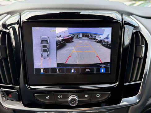 Used 2023 Chevrolet Traverse LT w/ LT Premium Package AWD/4WD image 27