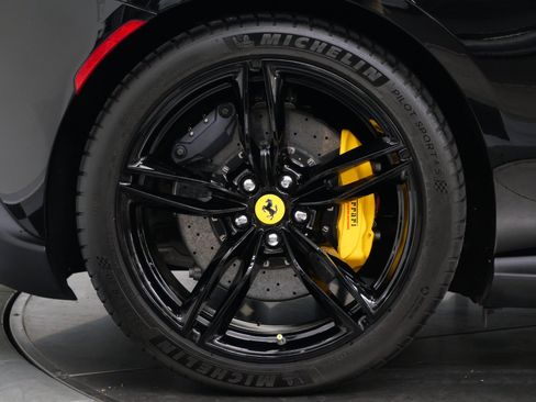 Used 2025 Ferrari Roma Spider RWD image 35