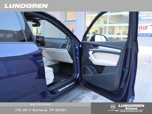 Certified 2025 Audi Q5 2.0T Premium Plus image 8