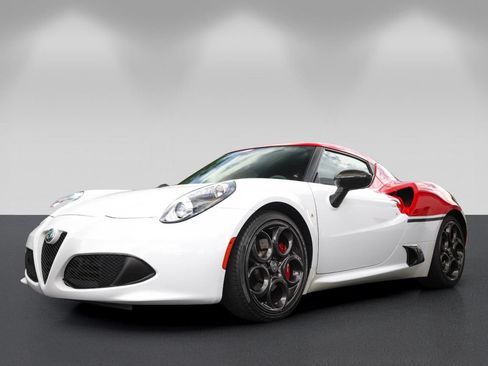 Used 2017 Alfa Romeo 4C Coupe w/ Coupe Track Package 1 RWD image 7