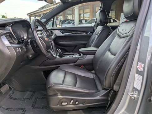 Used 2024 Cadillac XT6 Premium Luxury image 25