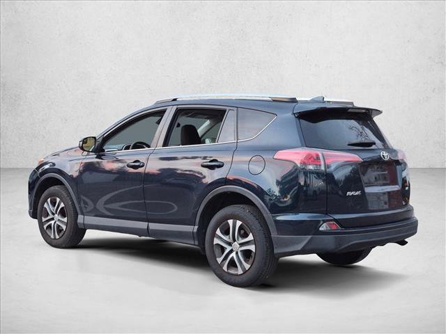 Used 2018 Toyota RAV4 LE FWD image 7