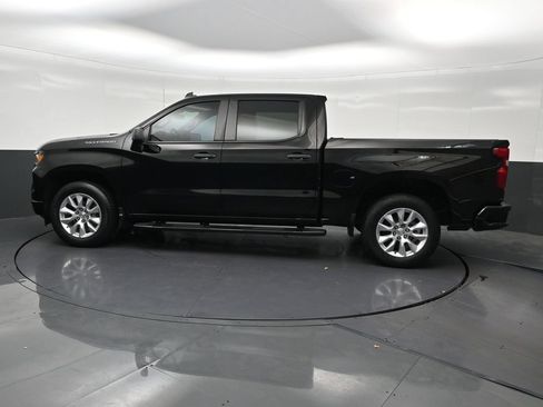 Used 2022 Chevrolet Silverado 1500 Custom RWD image 2