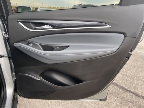 Used 2020 Buick Enclave Essence image 15