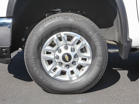 Used 2024 Chevrolet Silverado 2500 LT image 16