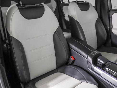 Used 2021 Mercedes-Benz GLB 250 4MATIC w/ AMG Line image 45