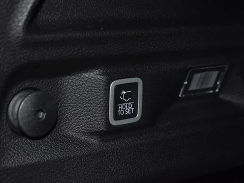 New 2025 Jeep Grand Cherokee L Altitude image 35