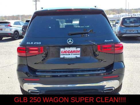 Used 2025 Mercedes-Benz GLB 250 4MATIC image 5
