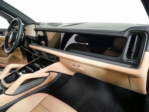 New 2026 Porsche Cayenne AWD/4WD image 25