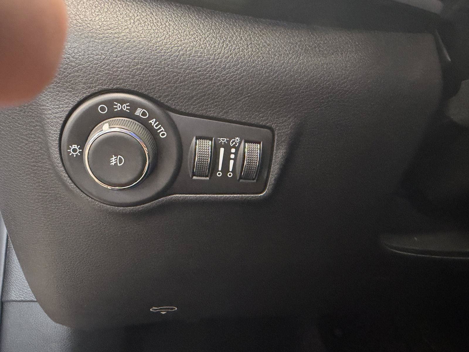 Used 2024 Jeep Compass Latitude AWD/4WD image 26
