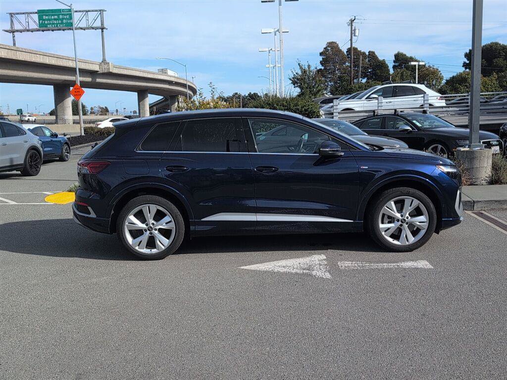 Used 2023 Audi Q4 e-tron Premium Plus w/ Premium Plus AWD/4WD image 5