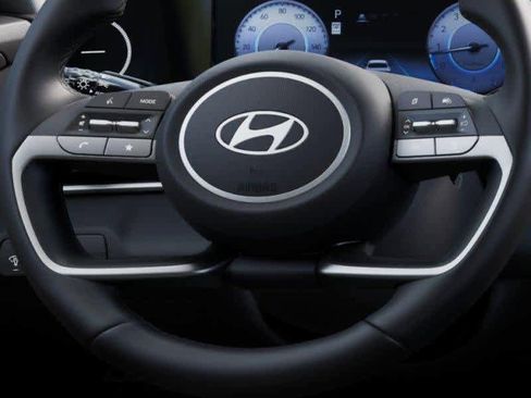 Certified 2025 Hyundai Elantra Limited FWD image 15