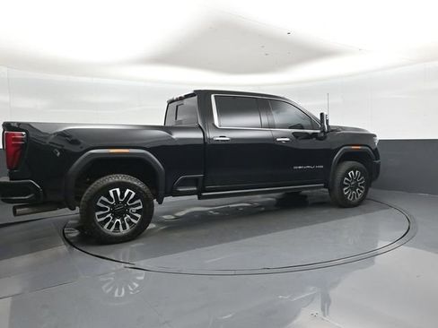 Used 2024 GMC Sierra 2500 Denali Ultimate w/ Max Trailering Package AWD/4WD image 3