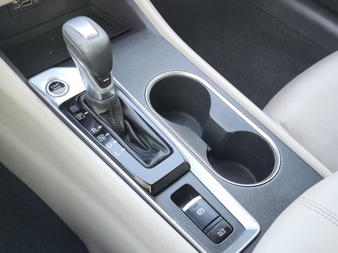 Used 2019 Nissan Altima 2.5 SV image 25