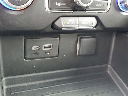 Used 2023 GMC Yukon XL SLE w/ Gmc Pro Safety Plus Package image 27