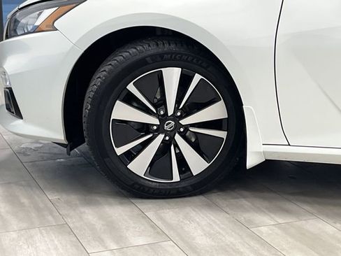 Used 2020 Nissan Altima 2.5 SV image 31