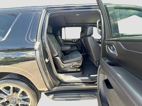 Used 2022 Chevrolet Suburban RST w/ Sport Performance Package AWD/4WD image 30