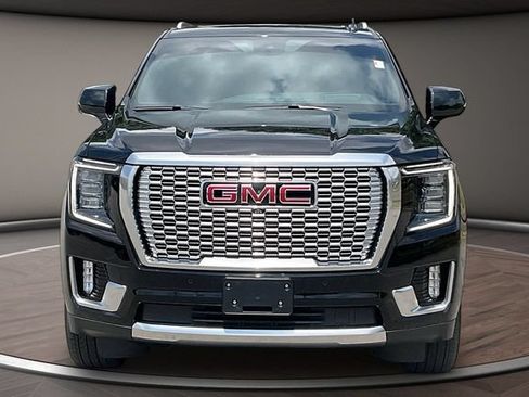 Used 2024 GMC Yukon Denali AWD/4WD image 3
