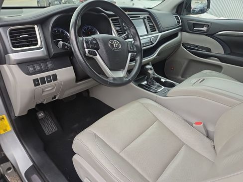 Used 2019 Toyota Highlander Limited image 15