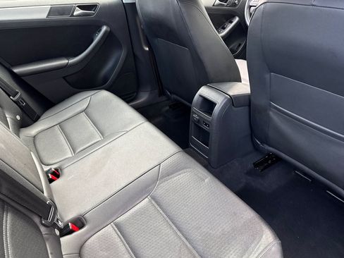 Used 2013 Volkswagen Jetta SE image 29