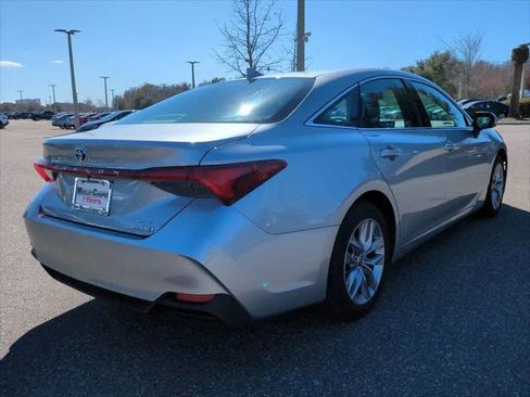 Certified 2021 Toyota Avalon XLE w/ Moonroof Package image 6