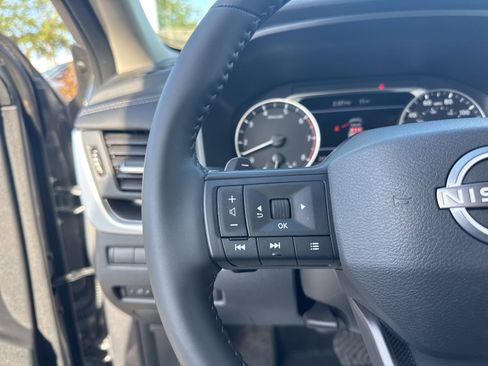 Certified 2025 Nissan Rogue SV image 13