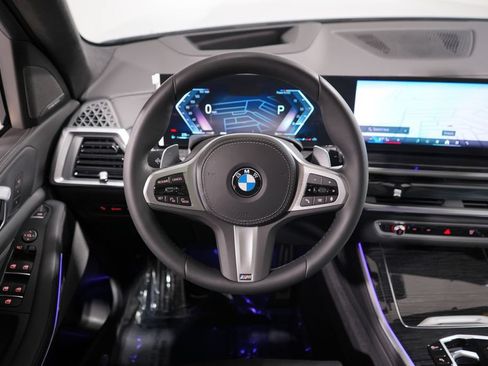 Used 2026 BMW X5 sDrive40i w/ M Sport Package RWD image 11