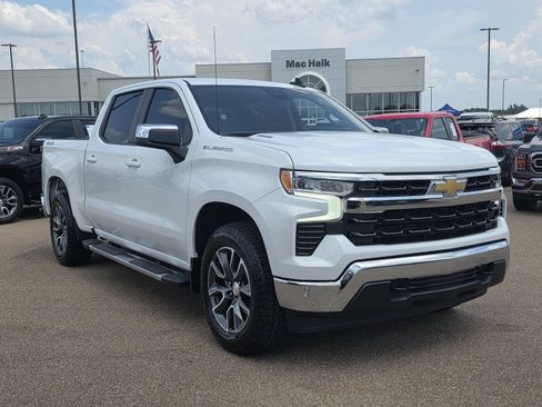 Used 2024 Chevrolet Silverado 1500 LT AWD/4WD image 3
