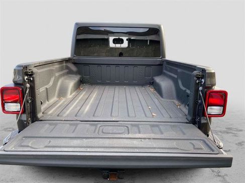 Certified 2022 Jeep Gladiator Overland w/ Popular Equipment Package image 5