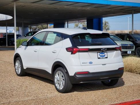 New 2027 Chevrolet Bolt LT w/ Comfort Package image 13