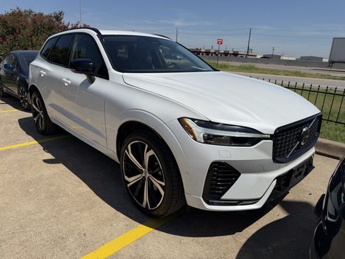 Used 2024 Volvo XC60 B5 Ultimate w/ Protection Package Premier AWD/4WD image 4