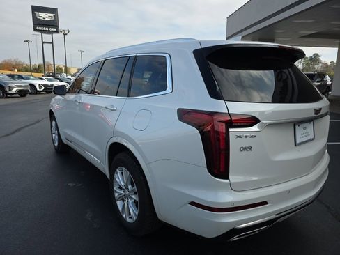 Used 2021 Cadillac XT6 Luxury image 3