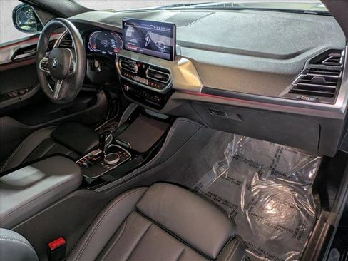 Used 2025 BMW X4 xDrive30i w/ Premium Package image 23