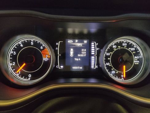 Used 2017 Jeep Cherokee Sport image 23