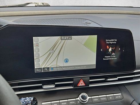 Used 2024 Hyundai Elantra SEL FWD image 13
