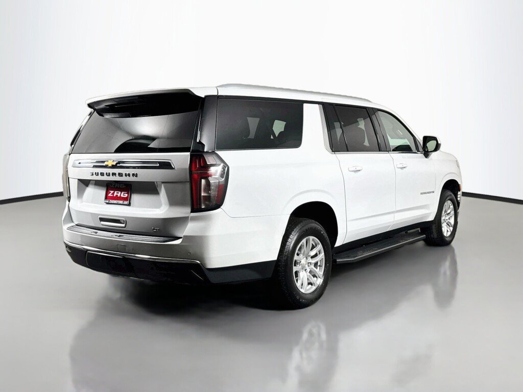Used 2024 Chevrolet Suburban LT AWD/4WD image 5
