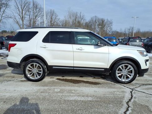 Certified 2019 Ford Explorer XLT w/ Equipment Group 202A image 9