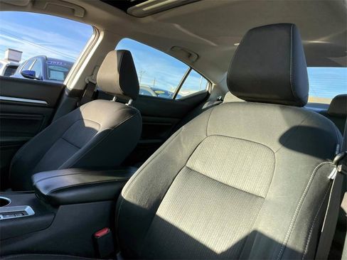 Used 2019 Nissan Altima 2.5 SV image 8