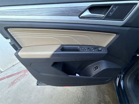 Used 2021 Volkswagen Atlas Cross Sport SE image 13