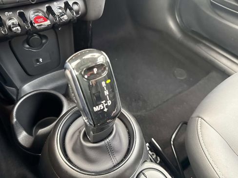 Used 2022 MINI Cooper 2-Door Hardtop image 24