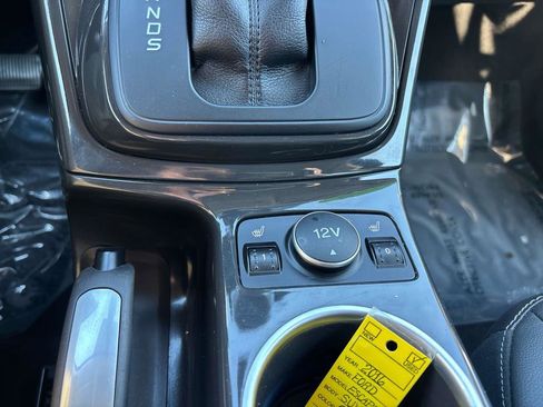 Used 2016 Ford Escape Titanium image 28