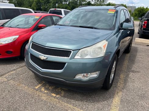 Used 2009 Chevrolet Traverse LT FWD image 3