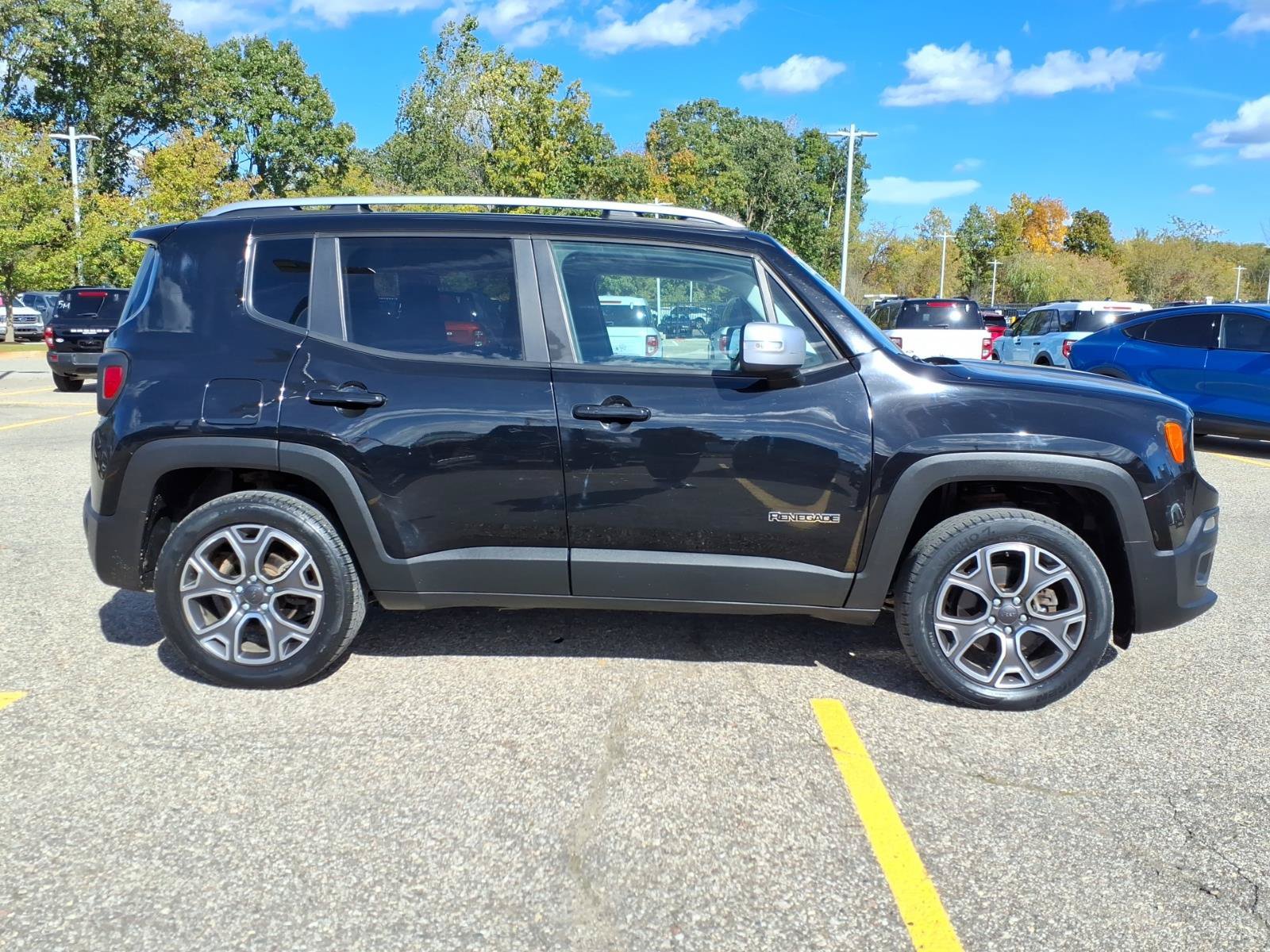 Used 2017 Jeep Renegade Limited AWD/4WD image 9