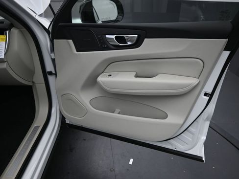 New 2026 Volvo XC60 B5 Ultra w/ Protection Package Premier image 36