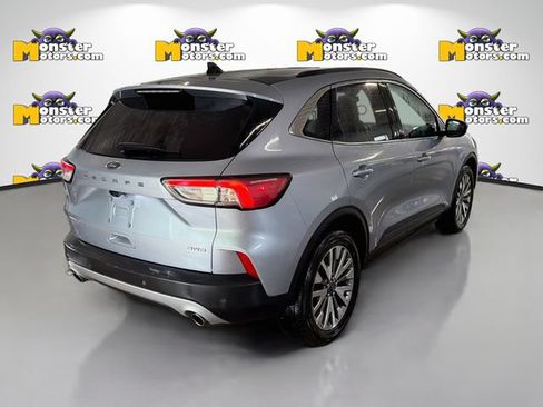 Used 2022 Ford Escape Titanium AWD/4WD image 4