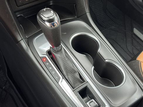 Used 2020 Chevrolet Equinox Premier w/ LPO, Floor Liner Package FWD image 23