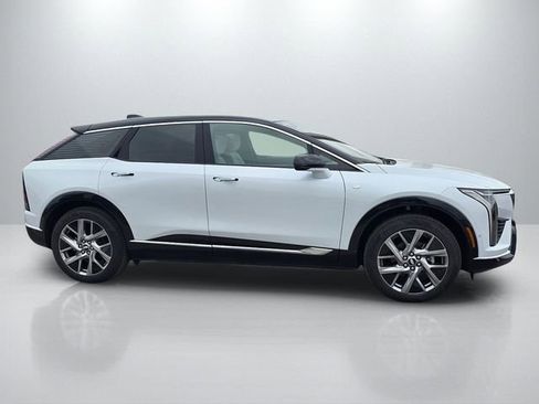 New 2026 Cadillac Optiq Luxury 1 image 4