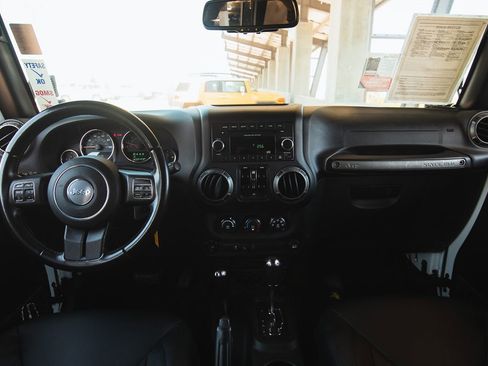 Used 2018 Jeep Wrangler Unlimited Sport S image 21