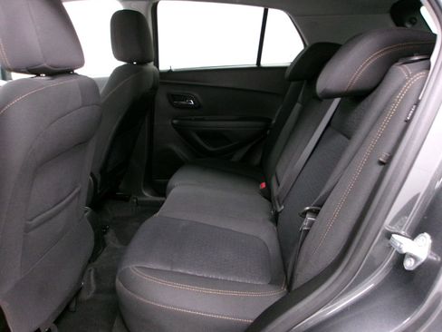 Used 2020 Chevrolet Trax LS w/ Tint and Cruise Package FWD image 9